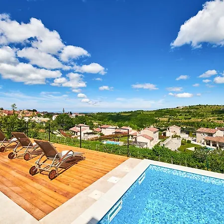 Sleeps 8 With Pool Air Con And Wifi Villa Momjan