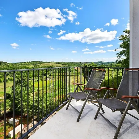 Sleeps 8 With Pool Air Con And Wifi Villa