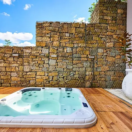Sleeps 8 With Pool Air Con And Wifi Villa Momjan